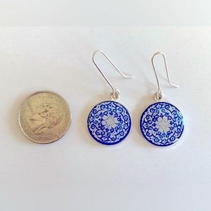 Earrings with blue and white chinoiserie design